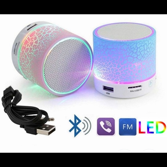Wireless Mini LED blutetooth SPEAKER. Music Audio USB FM stereo - Picture 1 of 6